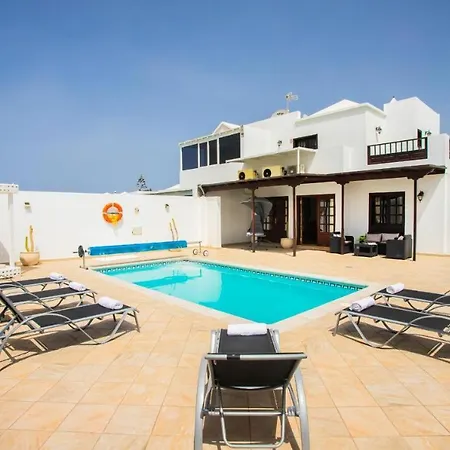 Maday Playa Blanca (Lanzarote)